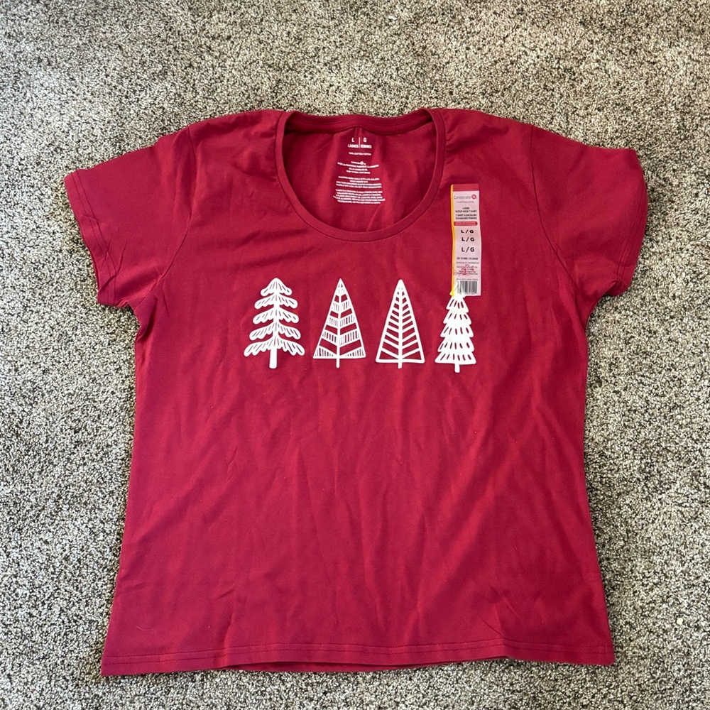 Women’s Red Christmas T-shirt- Size Large -NWT